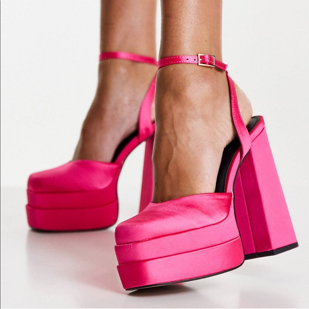 Platform Heels in Magenta Barbie